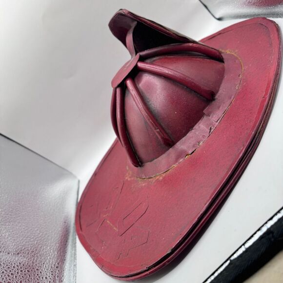 Vintage metal fire chiefs hat decor red - Picture 7 of 9